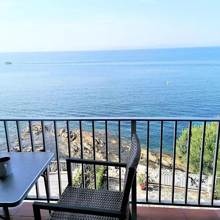 3166 Dallas I Esc. A 2a, Zona Tranquila, Con Pies En El Agua. Situado En Pleno Camino De Ronda Por El Que Dando Un Paseo Llegara A Playas Salvajes De Roses. Parking. - Es-258-98 Apartment Roses