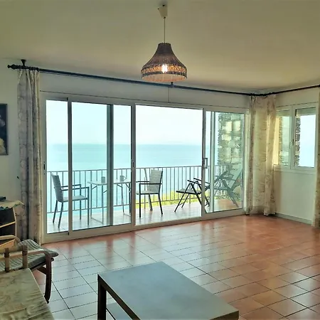 Apartment 3166 Dallas I Esc. A 2a, Zona Tranquila, Con Pies En El Agua. Situado En Pleno Camino De Ronda Por El Que Dando Un Paseo Llegara A Playas Salvajes De Roses. Parking. - Es-258-98 *