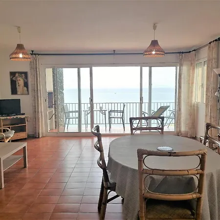 3166 Dallas I Esc. A 2a, Zona Tranquila, Con Pies En El Agua. Situado En Pleno Camino De Ronda Por El Que Dando Un Paseo Llegara A Playas Salvajes De Roses. Parking. - Es-258-98 Apartment Roses