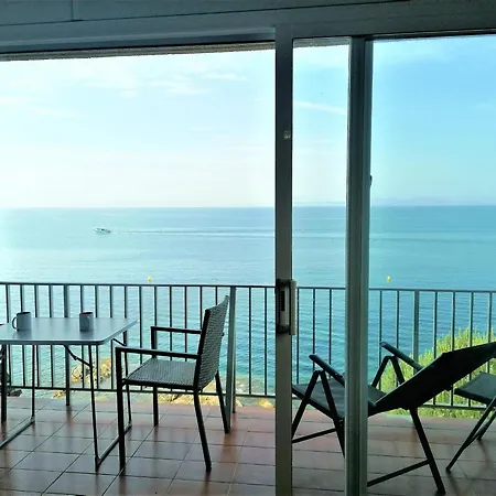 3166 Dallas I Esc. A 2a, Zona Tranquila, Con Pies En El Agua. Situado En Pleno Camino De Ronda Por El Que Dando Un Paseo Llegara A Playas Salvajes De Roses. Parking. - Es-258-98 Apartment Roses