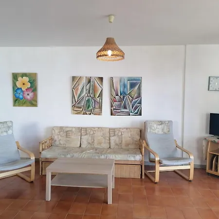 3166 Dallas I Esc. A 2a, Zona Tranquila, Con Pies En El Agua. Situado En Pleno Camino De Ronda Por El Que Dando Un Paseo Llegara A Playas Salvajes De Roses. Parking. - Es-258-98 Apartment